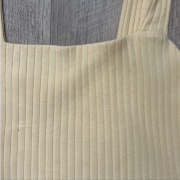 American Eagle Yellow Ribbed Cropped Tank Top Sz Med - Picture 3 of 7